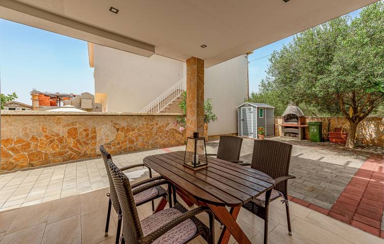 Ferienwohnung für 6 Personen, mit Garten in Sveti Petar na Moru