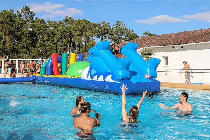 Camping für 6 Personen, mit Terrasse und Pool, mit Haustier in der Pays de la Loire - 3