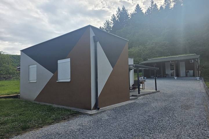 Holiday Home with Terrace in Kutjevo, Pozega-Slawonien