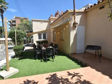 Ferienhaus für 12 Personen, mit Garten und Pool sowie Terrasse, mit Haustier in Roses