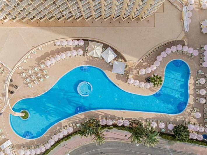 Hôtel pour 3 personnes, avec vue et bassin pour enfant ainsi que piscine et terrasse à Magaluf - 4