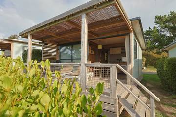 Chalet für 5 Personen, mit Seeblick und Terrasse sowie Balkon/Terrasse in Frankreich