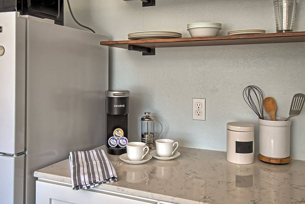 Peaceful Cottage Retreat - 1 mile from Lake Shasta in Shasta Lake