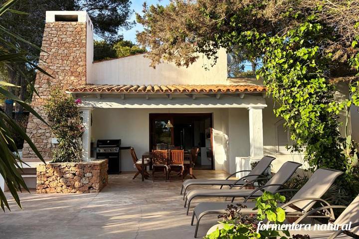 Casa de vacaciones para 6 personas, con piscina y jardín en Formentera
