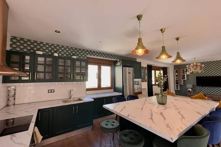 Casa para 8 personas, con balcón y piscina en Granada