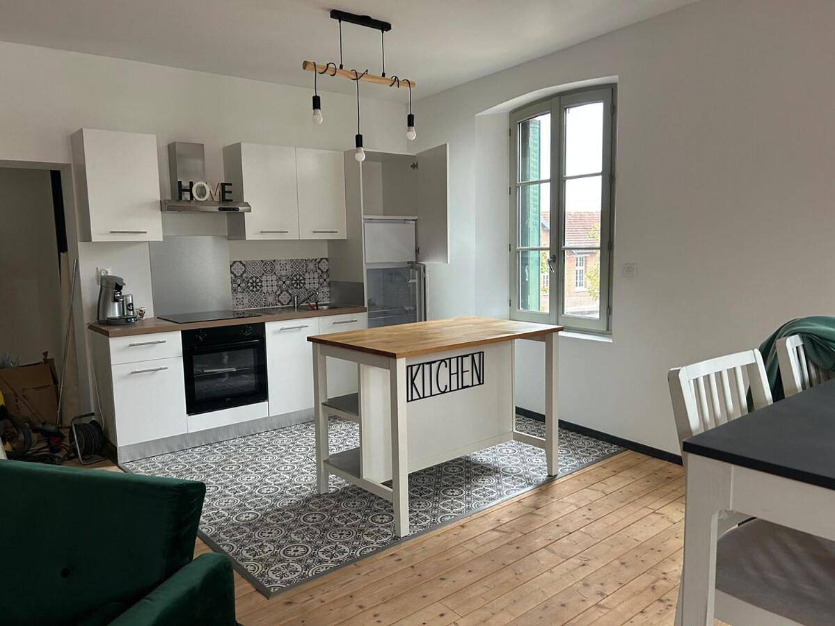 Appartement entier, One-Bedroom Apartment in La Ferté-Saint-Aubin, Sologne