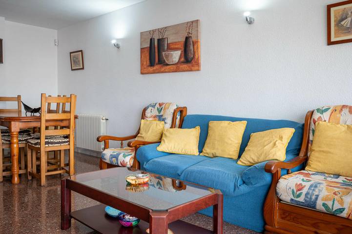 Appartement entier, At081 Atlàntic: Appartement de 3 chambres à 12 minutes à pied de la plage d'Els Muntanyans. Il dispose de la climatisation, d'une piscine et d'un parking. in Torredembarra, Costa Dorada