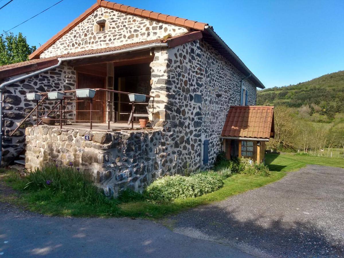 Appartement entier, One-Bedroom Apartment in Lantriac, Mézenc