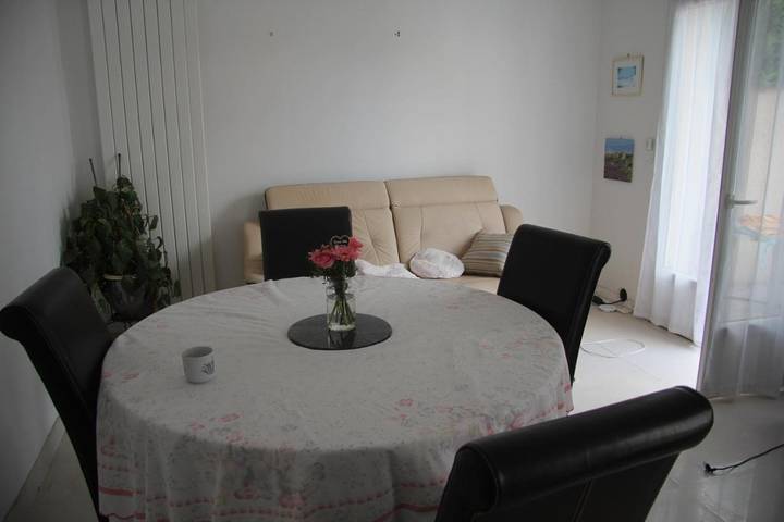 Gîte pour 4 personnes, avec terrasse, animaux acceptés à Fontenay-Trésigny - 2