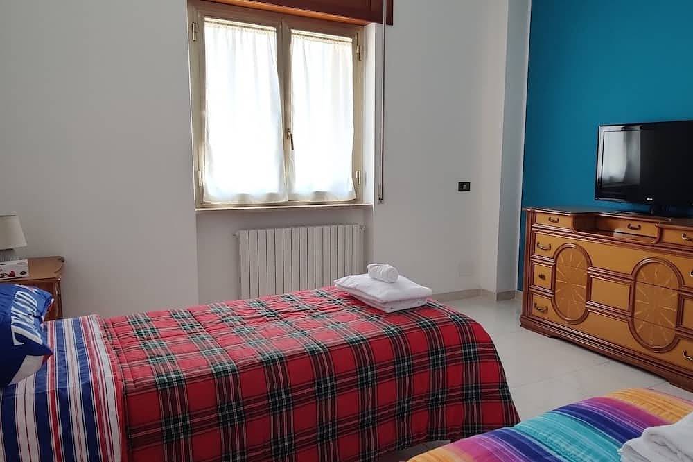 Cozy apartment with private garden and parking in L'Aquila in L'Aquila, Gran Sasso