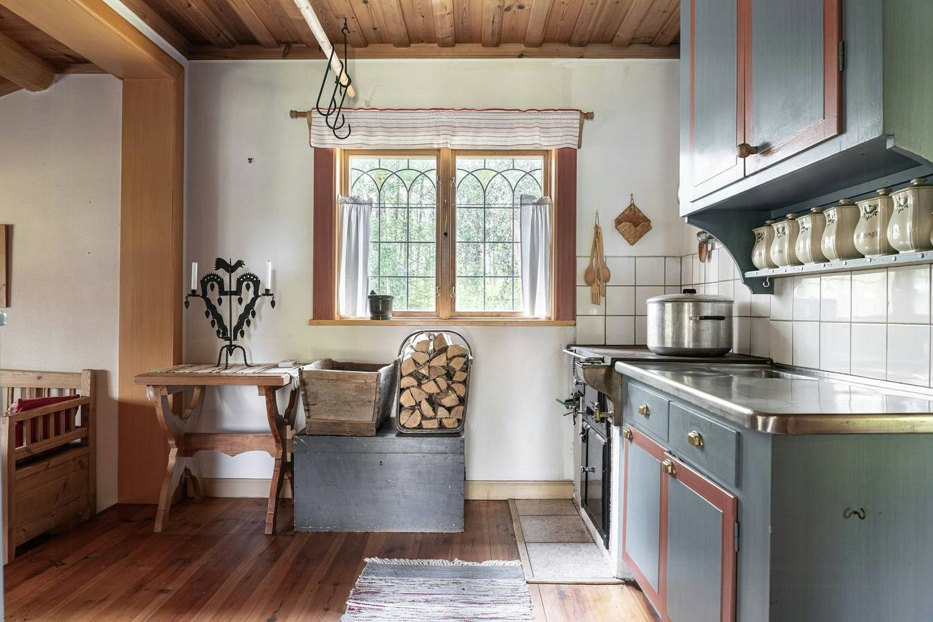 Historische, netzunabhängige Almhütte am Romboleden in Leksand, Dalarna