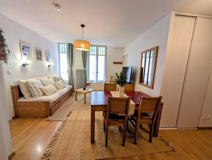 Ganze Wohnung, Appartement „Cocon Luchon“ im Zentrum von Bagnères-de-Luchon in Luchon-Superbagnères, Bagnères-de-Luchon