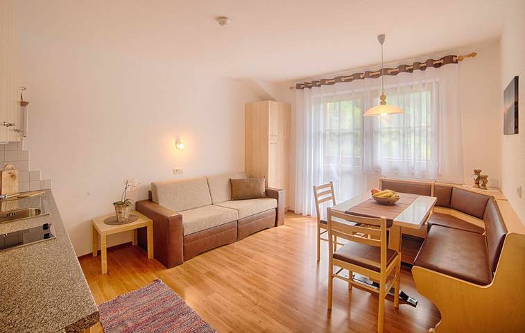 Hütte für 4 Personen, mit Balkon und Whirlpool sowie Garten und Sauna in Südtirol - 3
