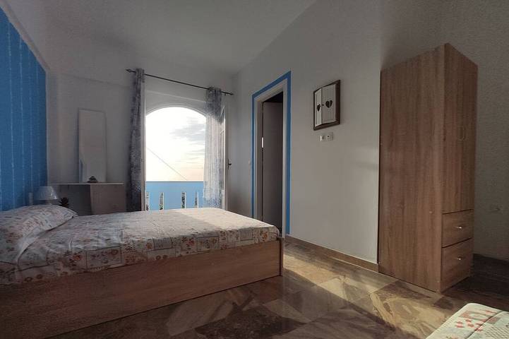 Bed and breakfast for 10 personer, med hage - 1