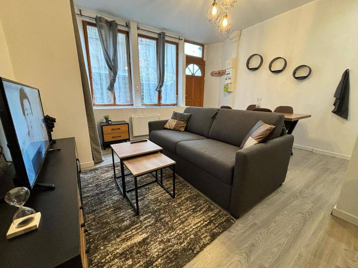 Appartement entier, One-Bedroom Apartment in Montbéliard, Doubs