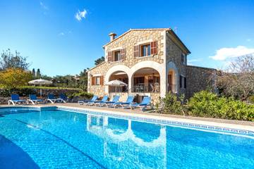 Villa for 10 People in Campanet, Majorca Center, Photo 1