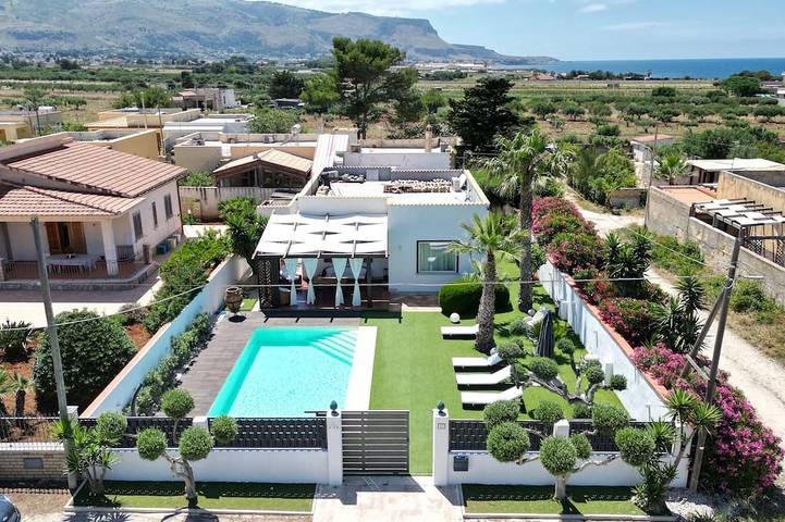 Villa für 6 Personen, mit Balkon und Garten - 1