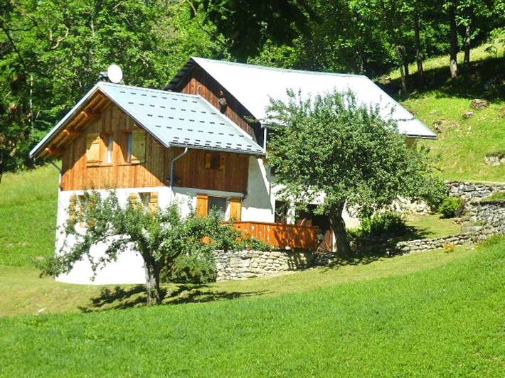 Gîte pour 6 personnes, avec terrasse, animaux acceptés en Savoie