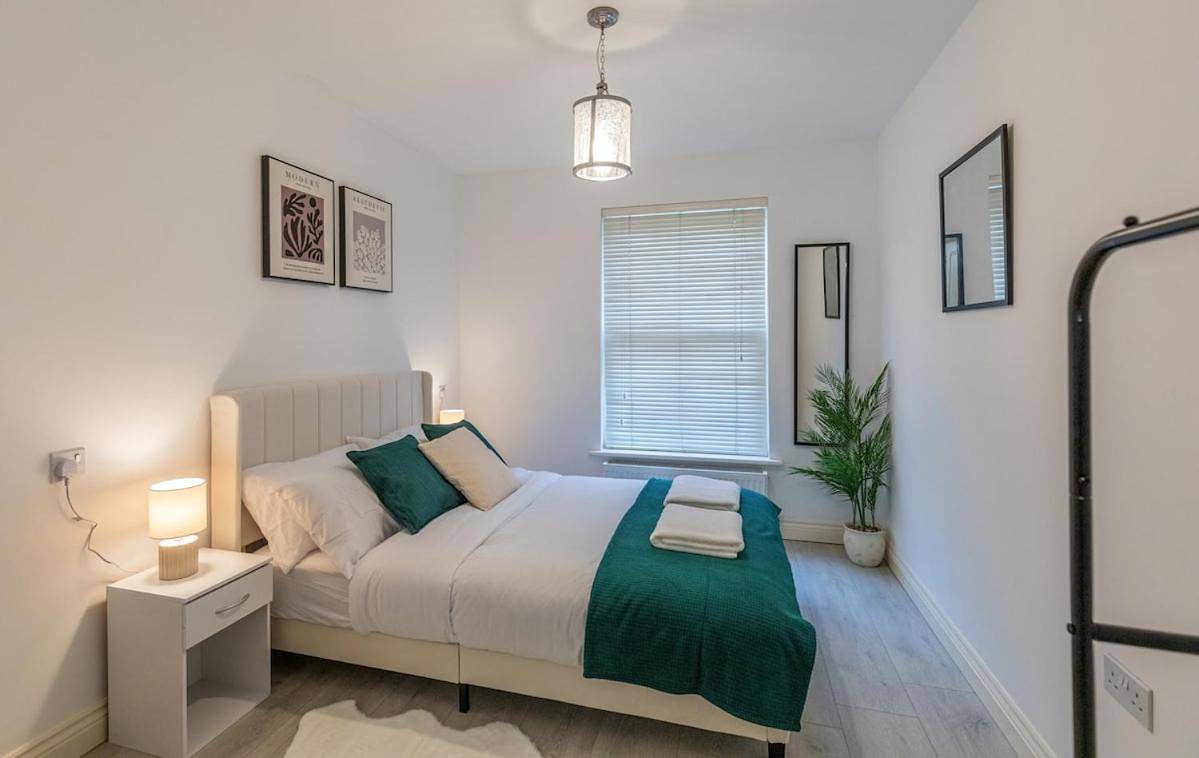 Entire apartment, Two-Bedroom Apartment in Winchester, South Downs