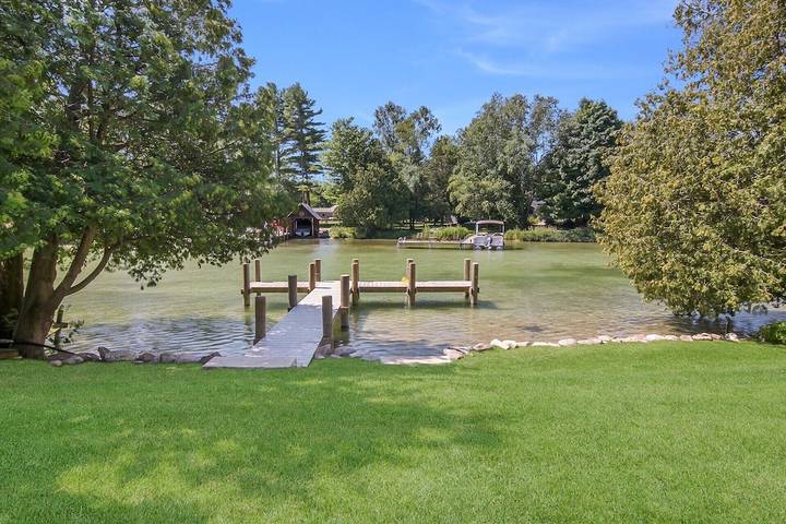 Vacation rental for 8 people, with yard in Lake Leelanau