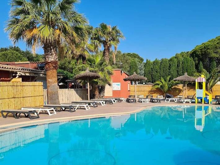 Flower Camping Orly d'Azur - Mobilheim 6 personen - Mobilheim Grassois Standard 33m² - 3 Zimmer - halbüberdachte Terrasse -. in Six-Fours les Plages, Mittelmeerküste (Frankreich)