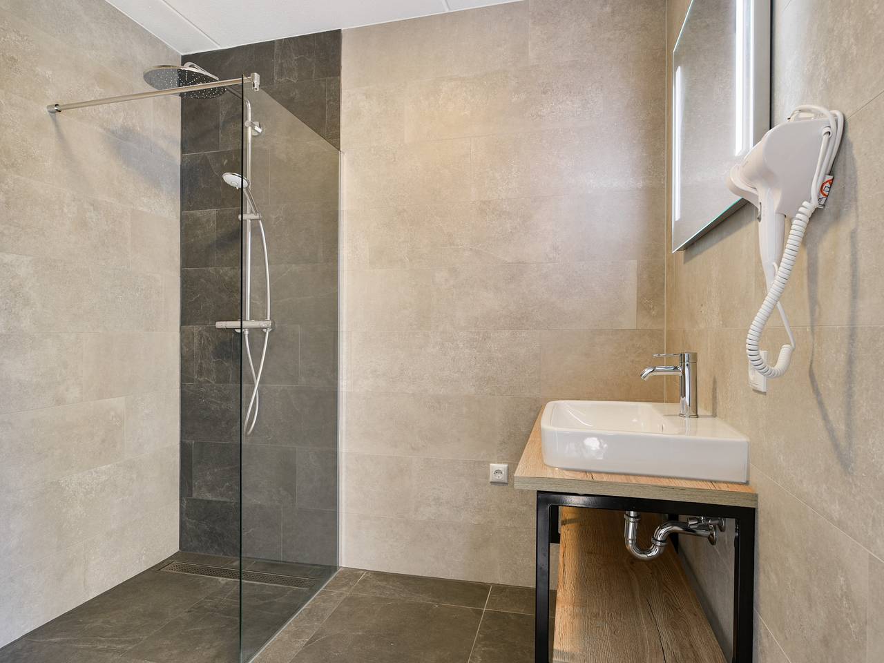 Landal Marina Resort Well — 8-persoons wellnessvilla in Bergen (Limburg), De Maasduinen National Park