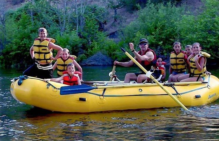 Vacation rental for 6 people, with hot tub and yard in Sequoia National Park