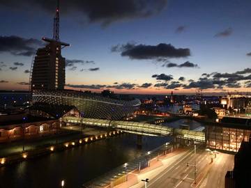 Ferienwohnung für 6 Personen, mit Ausblick und Pool sowie Balkon und Sauna in Bremerhaven