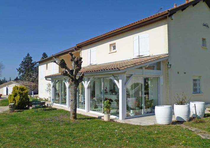 Location de vacances pour 2 personnes, avec balcon ainsi que vue et jardin à Puisseguin - 2