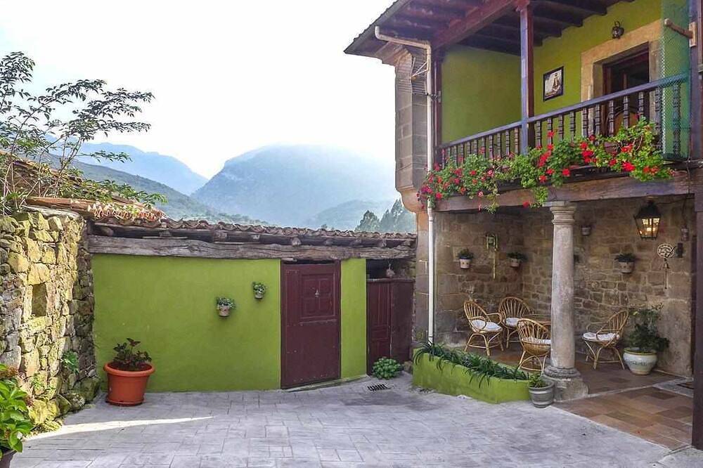 Rural House Vely for 8 people in Peñamellera Baja, Sierra del Cuera