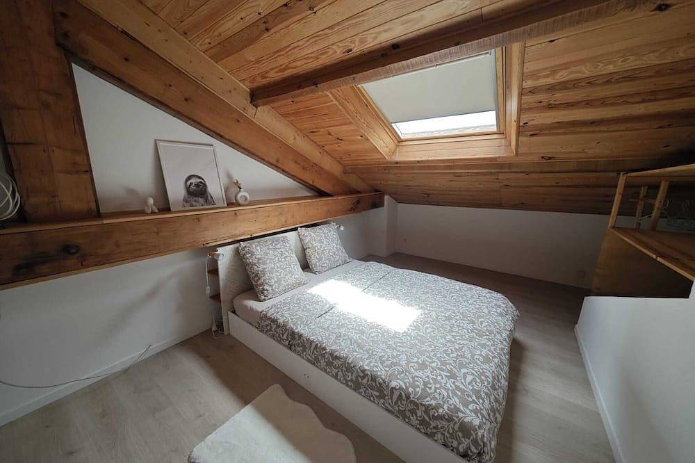 Entire apartment, Le gite du Domaine: A little cocoon in Provence! in Châteauneuf-de-Gadagne, Vaucluse