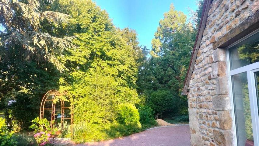 Maison d’hôte pour 4 personnes, avec Terrasse et Jacuzzi ainsi que Jardin et Piscine dans la Sarthe - 3