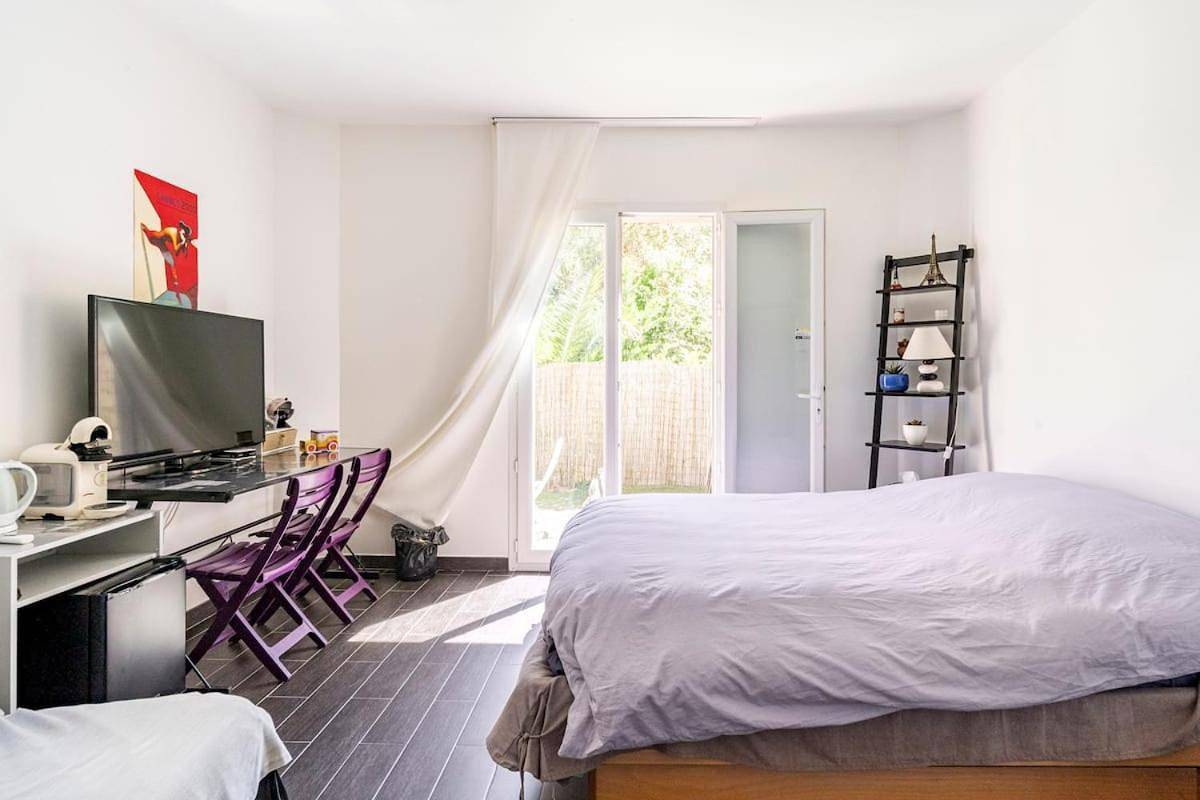 Queen Room with Garden View in Théoule-sur-Mer, Massif de l'Esterel