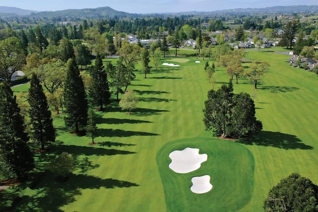 Entire apartment, Luxury Napa Getaway Golf Views King Bed in Napa Valley