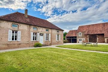 Gîte pour 12 personnes dans Thoste