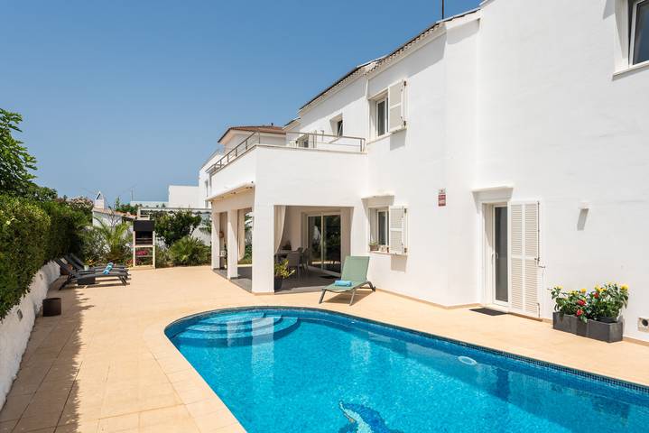 Villa pour 6 personnes, avec Balcon ainsi que Terrasse et Jardin à Cala Blanca - 4