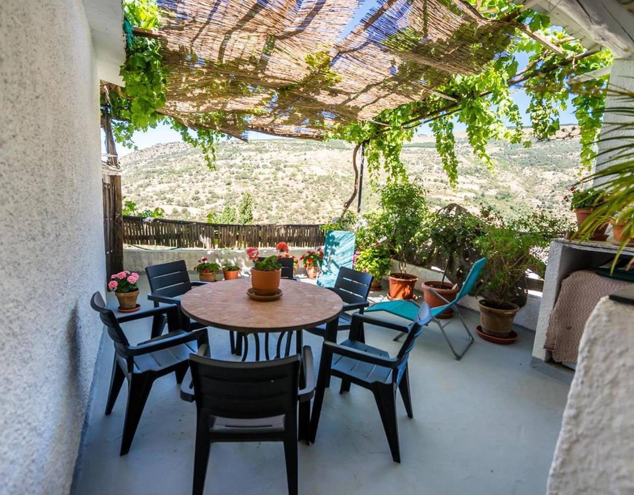 Casa rural 'Casa El Portón, Bubión' con vistas a la montaña, terraza privada y Wi-Fi in Bubión, Provincia de Granada