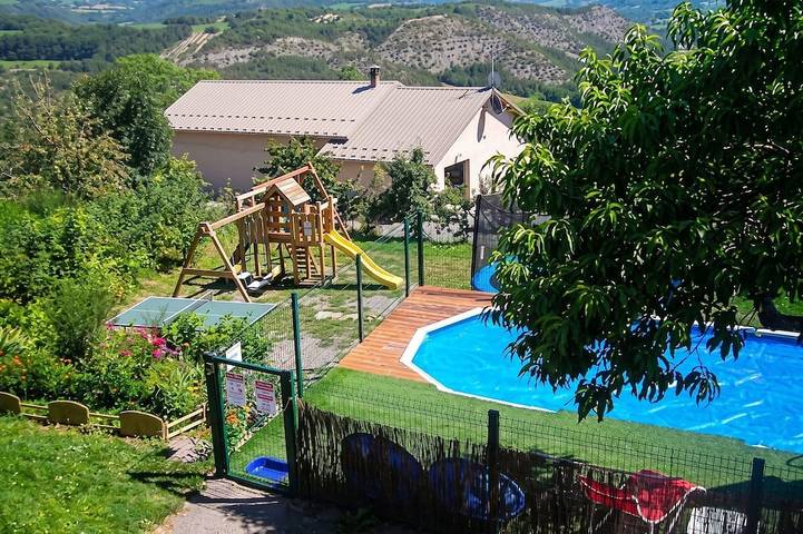 Gîte pour 8 personnes, avec Balcon et Piscine à Selonnet - 3