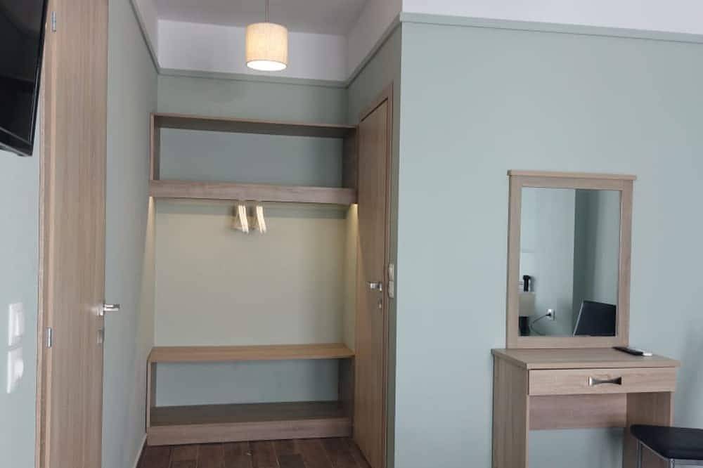 Ganze Wohnung, Omega Rooms Anaxos Family Run Apartments With Pool in Petra (Griechenland), North Aegean Islands