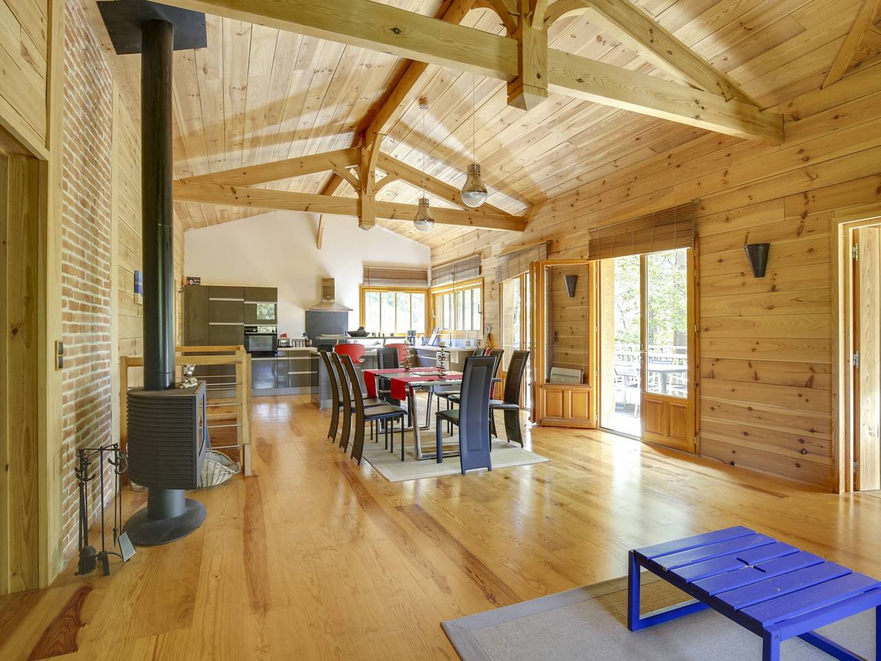 Beautiful wooden villa for 6 with terrace and Wi-Fi in Biscarrosse in Biscarrosse, Côte d’Argent