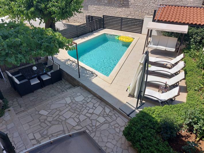 Ferienhaus für 10 Personen, mit Balkon/Terrasse und Garten sowie Pool in Porec und Umgebung - 4
