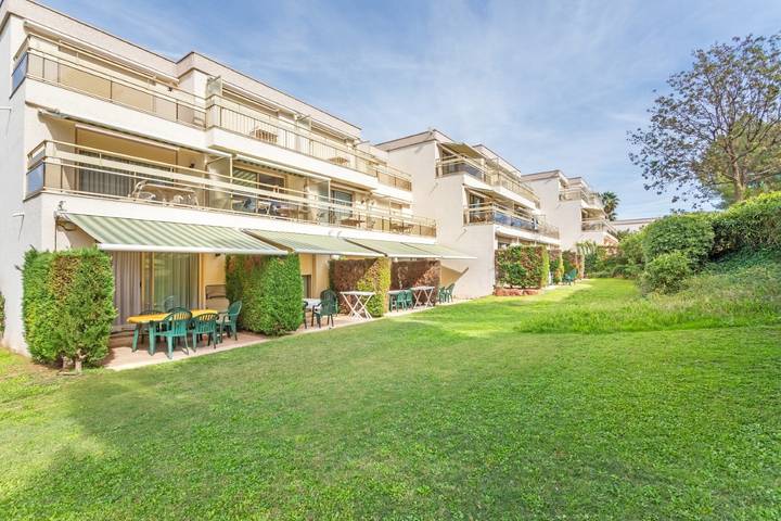 Gîte pour 4 personnes, avec piscine ainsi que terrasse et jardin, animaux acceptés dans Port Santa-Lucia - 2