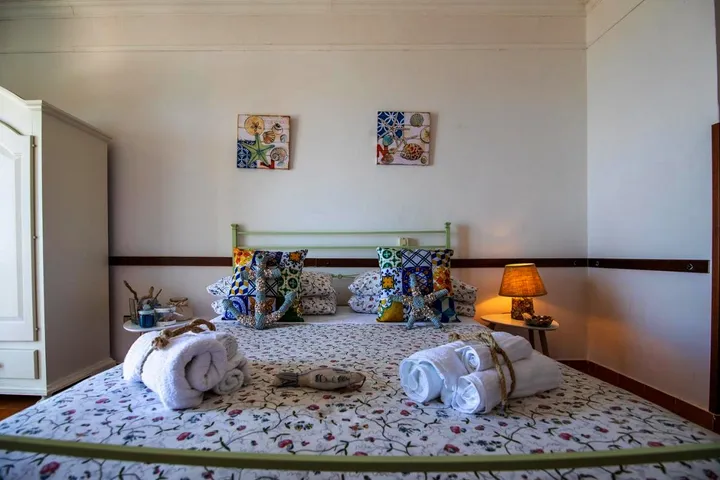 Alojamiento y desayuno para 3 personas, con jardín y vistas - 1