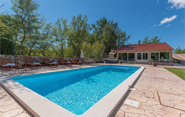 Modernes Apartment mit Pool und WLAN, in der Nähe von Knin und dem Fluss Orašnica in Dalmatinisches Zagora