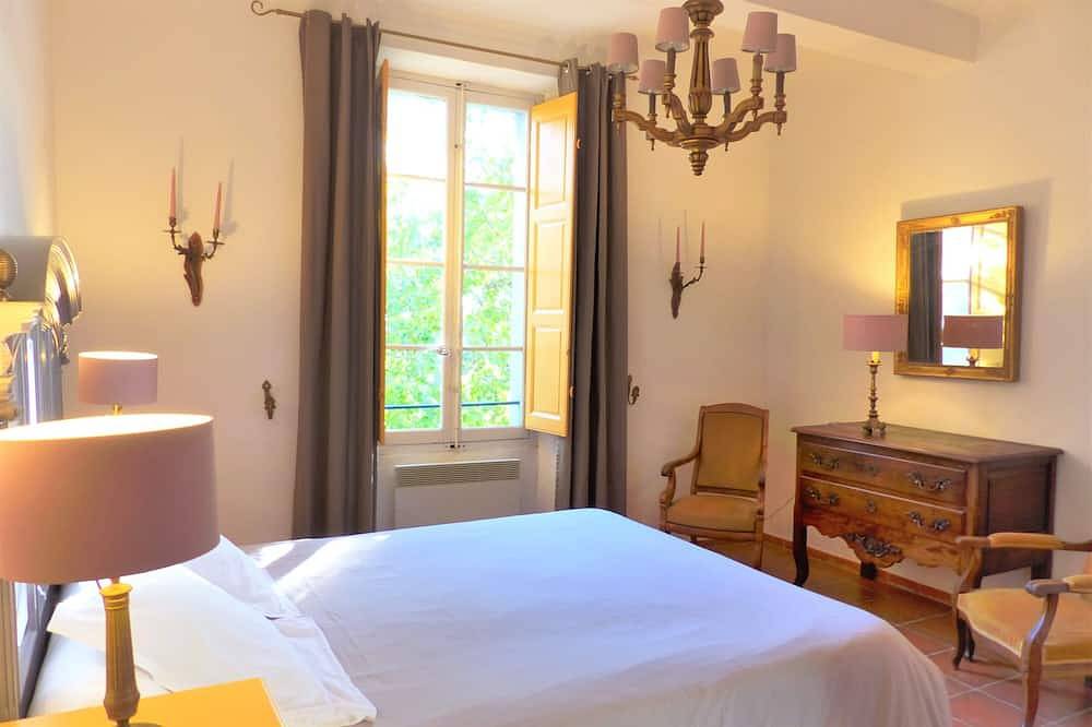 Domaine de Conillieres - Gite La Bastide in Saint-Maximin-la-Sainte-Baume, Brignoles region