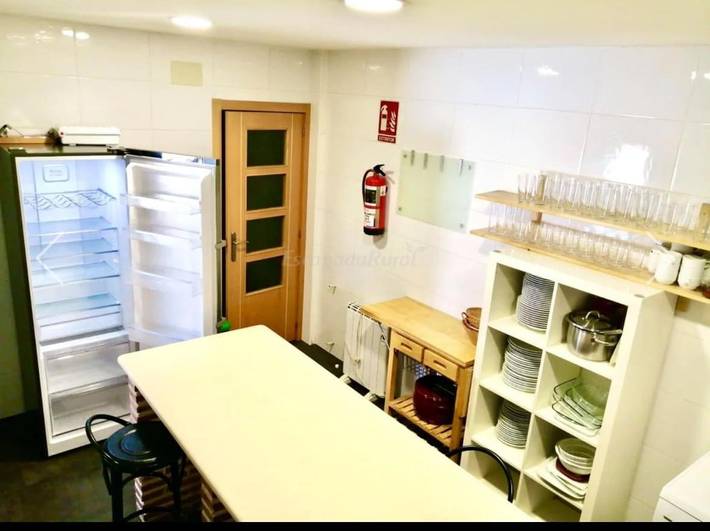 Casa rural para 15 personas, con Jacuzzi además de Terraza y Piscina en Cardiel de los Montes - 4