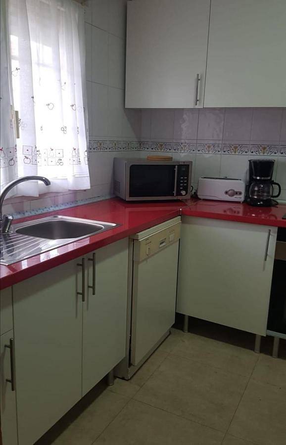 Apartamento para 8 personas, con Balcón además de Terraza y Vistas en Sotillo de la Adrada