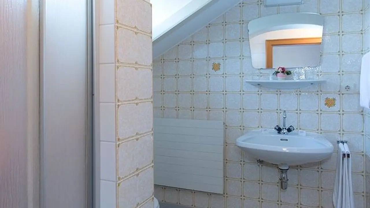 Doppelzimmer für 2 Personen (17 m²) in Nußdorf Am Attersee, foto 12