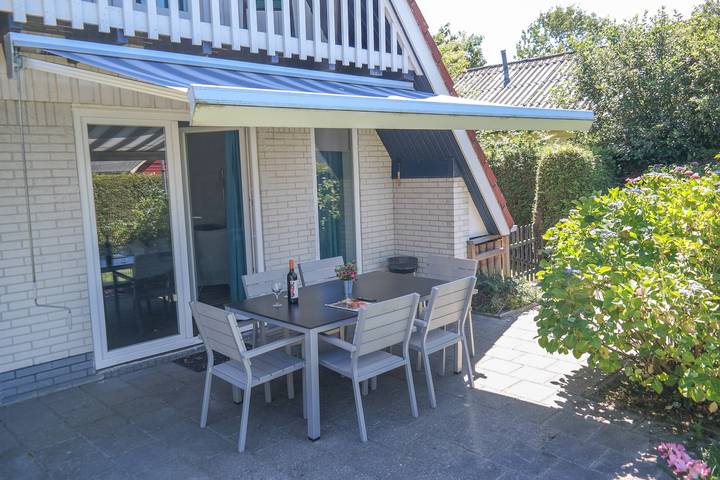 Bungalow für 6 Personen, mit Balkon/Terrasse und Garten in Anjum - 2