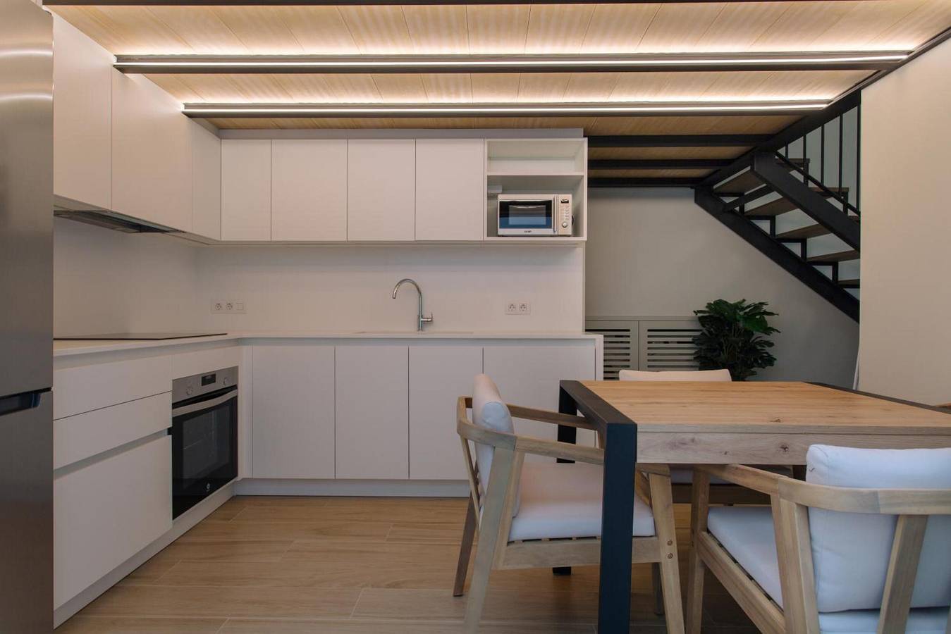 Apartamento entero, Apartamento 'Dúplex B-05' con piscina compartida, Wi-Fi y aire acondicionado in Alfàs del Pi, Costa Blanca